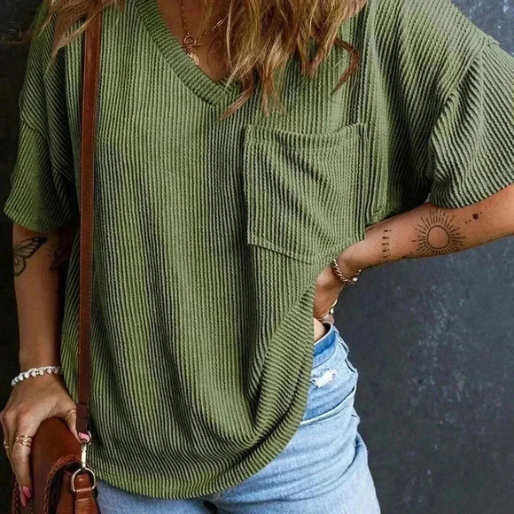 Green Casual Women's Twisted Threaded Short-Sleeved T-Shirt - Picture 4 of 5